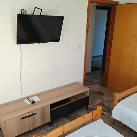 Countryside Apartment Yard-View-Wifi-Parking * Koróni