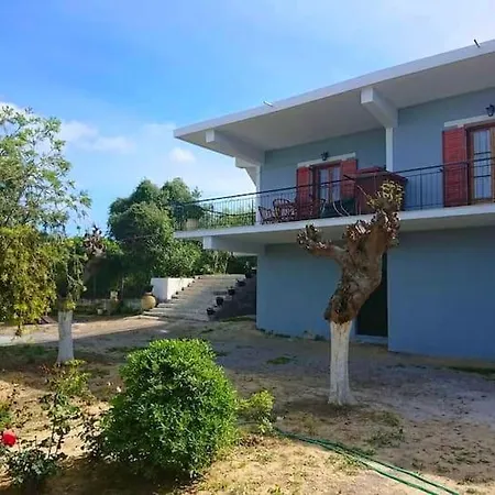 Countryside Apartment Yard-View-Wifi-Parking Appartamento Koróni